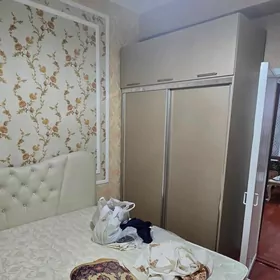 30мкр. 3 комнаты 2 этаж