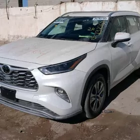 Toyota Highlander 2021