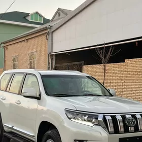 Toyota Land Cruiser Prado 2022