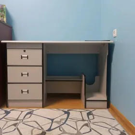 кроват и парта