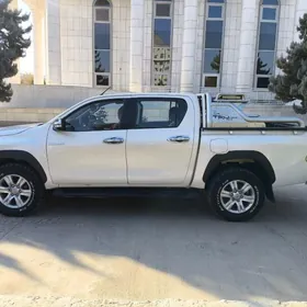 Toyota Hilux 2016