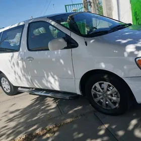 Toyota Sienna 2000