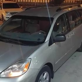 Toyota Sienna 2005