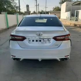 Toyota Camry 2020