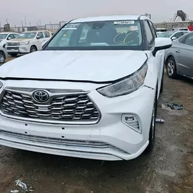 Toyota Highlander 2021