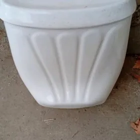 унитазный бачек.