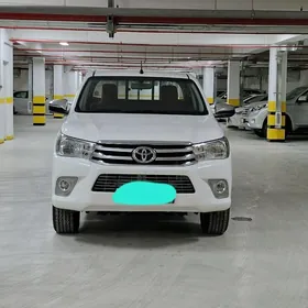 Toyota Hilux 2024