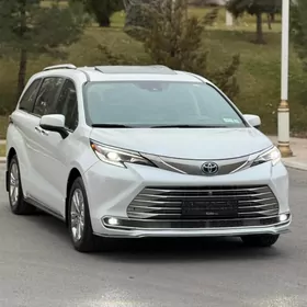 Toyota Sienna 2022