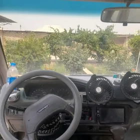 Toyota Town Ace 1985