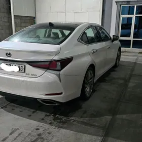 Lexus ES 350 2019