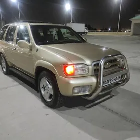 Nissan Pathfinder 2000