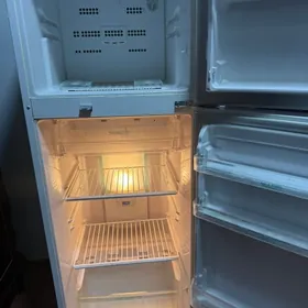 Холодильник HITACHI