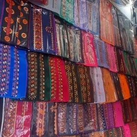 baybazarda işgär gözleyän