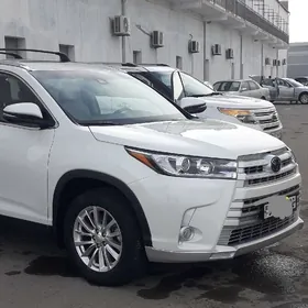 Toyota Highlander 2019