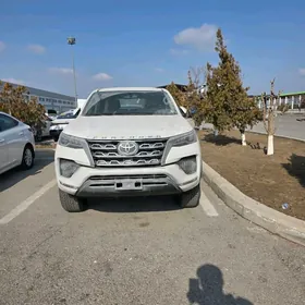 Toyota Fortuner 2025