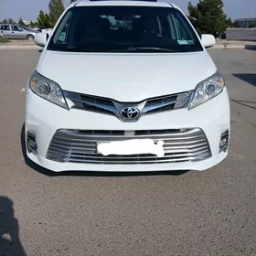 Toyota Sienna 2017