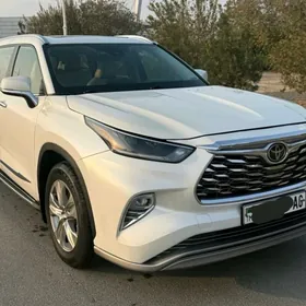 Toyota Highlander 2021