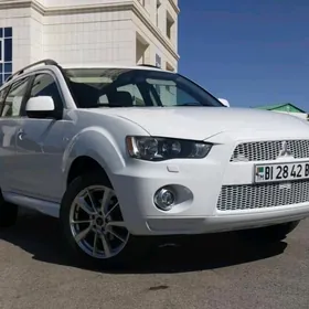 Mitsubishi Outlander 2011