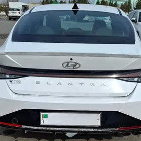 Hyundai Elantra 2021