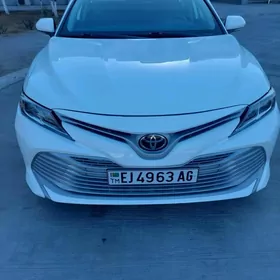 Toyota Camry 2020