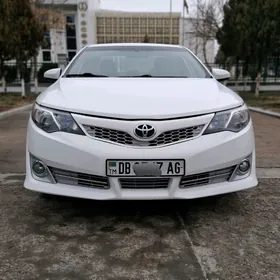 Toyota Camry 2014