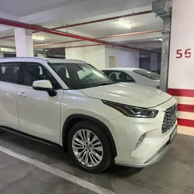 Toyota Highlander 2022
