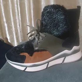 Ботинки спортивные