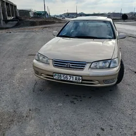 Toyota Camry 2000