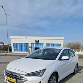 Hyundai Elantra 2020