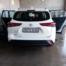 Toyota Highlander 2021