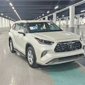 Toyota Highlander 2021