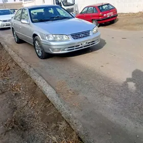 Toyota Camry 1999