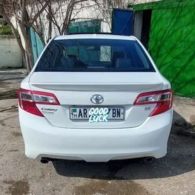 Toyota Camry 2012