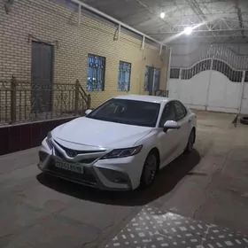Toyota Camry 2020