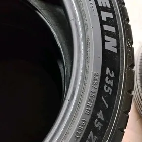235 45 18 Mishelin 24Ý