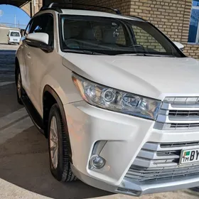 Toyota Highlander 2019