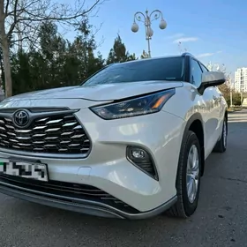 Toyota Highlander 2021