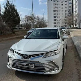 Toyota Camry 2022