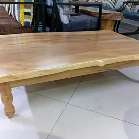 Han stol agaçdan.Stol