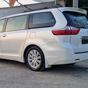 Toyota Sienna 2016