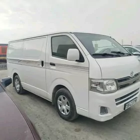 Toyota Hiace 2011