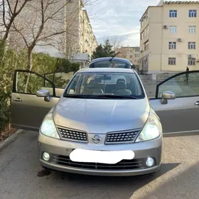 Nissan Tiida 2007