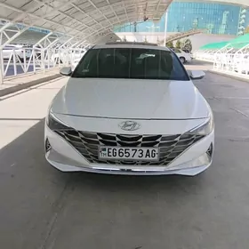 Hyundai Elantra 2022