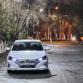 Hyundai Elantra 2020