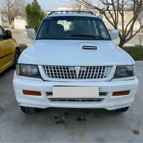 Mitsubishi Montero Sport 1999