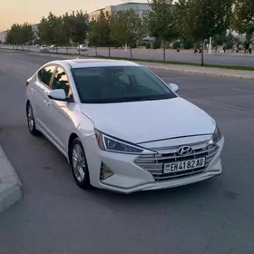 Hyundai Elantra 2020