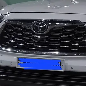Toyota Highlander 2021