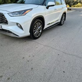 Toyota Highlander 2020
