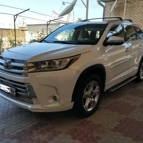 Toyota Highlander 2017