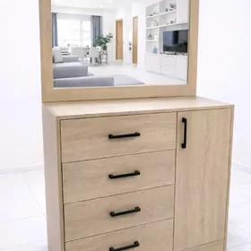 Комод с зеркалом